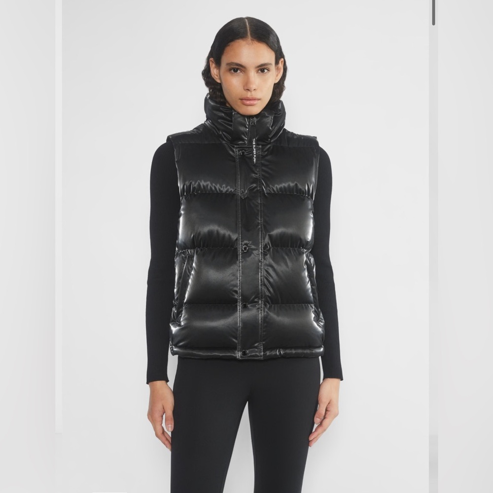 SOLD NWT M The Super Puff™ Vest - Liquid Shine